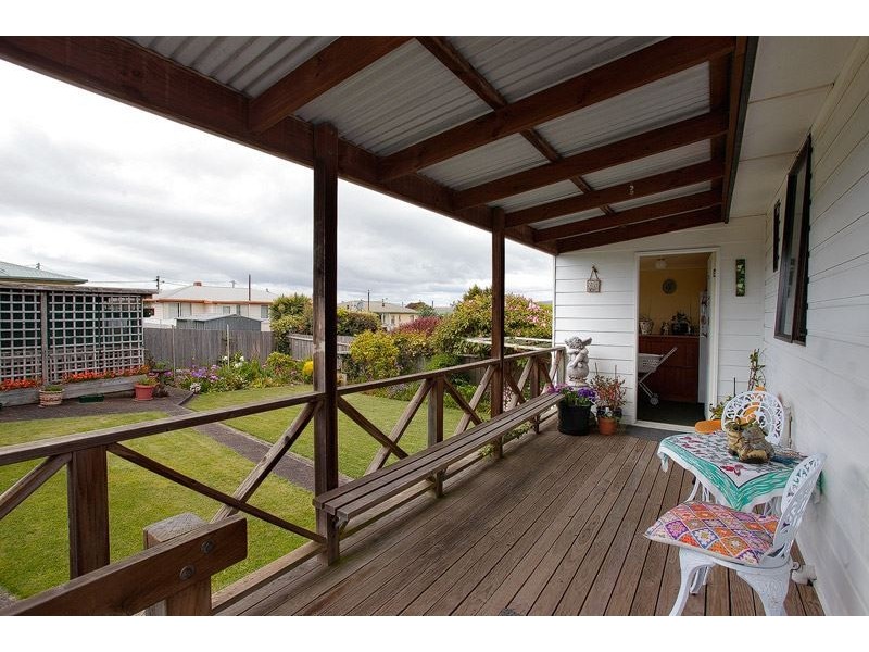 10 Raymond Avenue, Devonport TAS 7310
