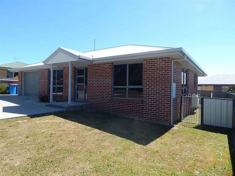 2/1 Cherry Grove, Latrobe TAS 7307