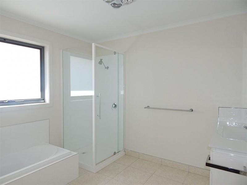 2/1 Cherry Grove, Latrobe TAS 7307
