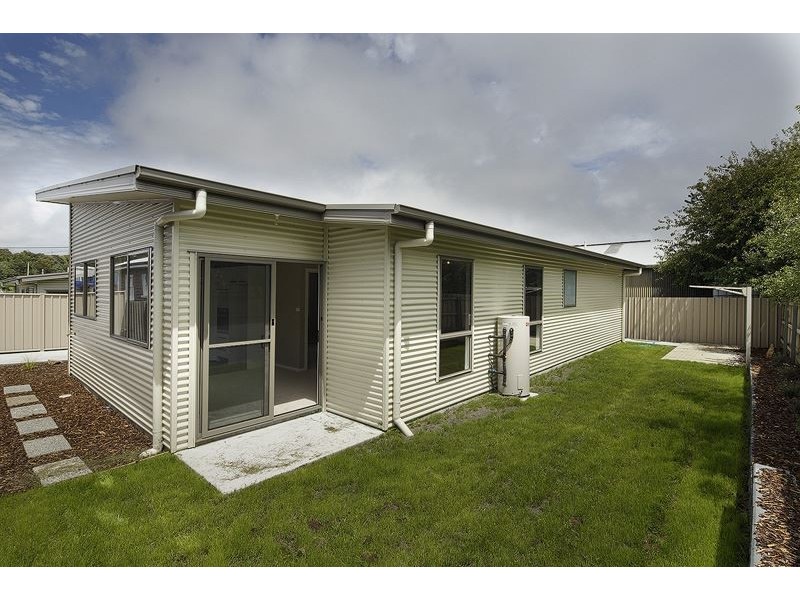 2/38 Elizabeth Street, Devonport TAS 7310