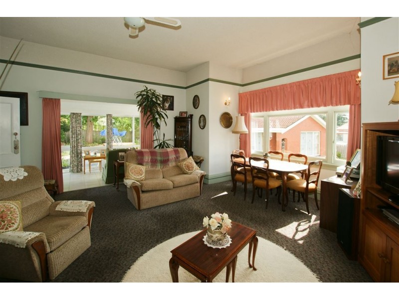 19 Victoria Parade, Devonport TAS 7310