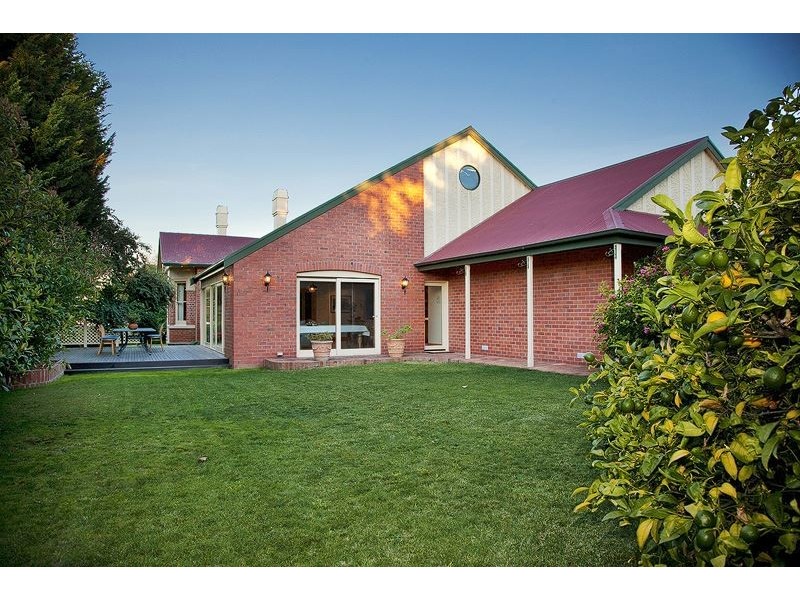 25 Victoria Parade, Devonport TAS 7310