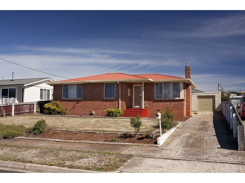 9 Raymond Avenue, Devonport TAS 7310
