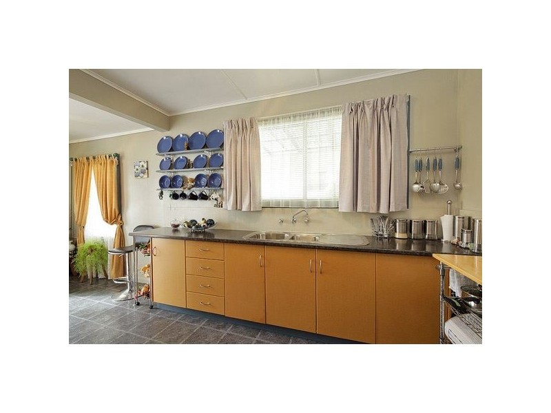 13 Middle Road, Devonport TAS 7310
