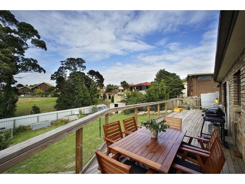 16 Wiena Crescent, Miandetta TAS 7310