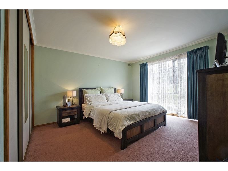 16 Wiena Crescent, Miandetta TAS 7310