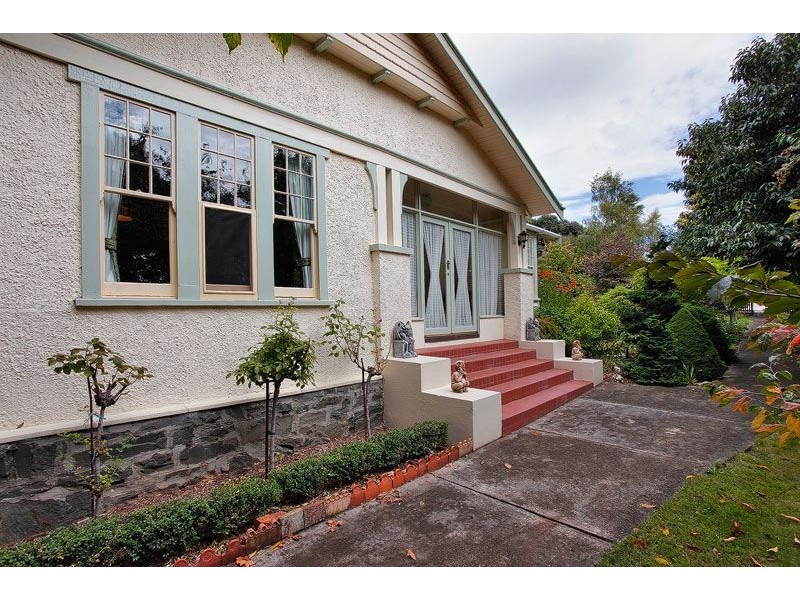 8 Ronald Street, Devonport TAS 7310