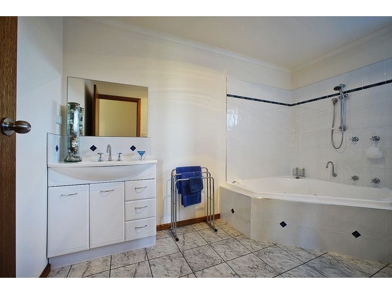 10 Davis Street, Leith TAS 7315