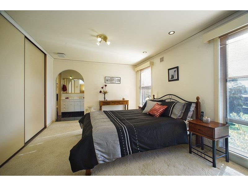 8 Wiena Crescent, Miandetta TAS 7310