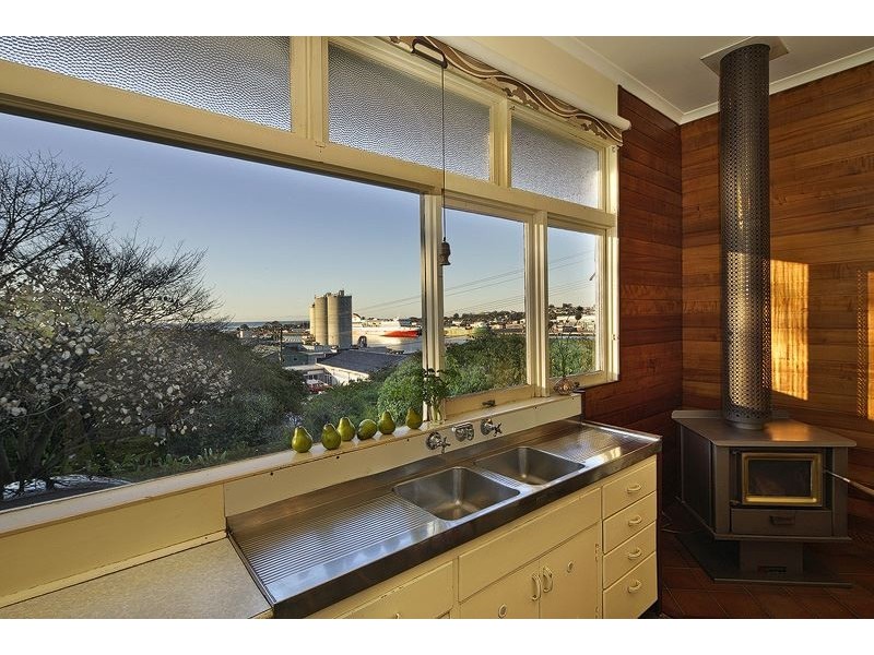 48 Wenvoe Street, Devonport TAS 7310