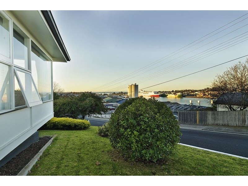 48 Wenvoe Street, Devonport TAS 7310