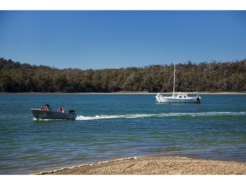 Moorings Drive, Squeaking Point TAS 7307