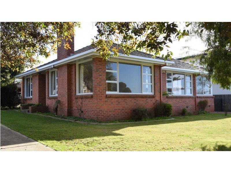 30 Victoria Parade, Devonport TAS 7310