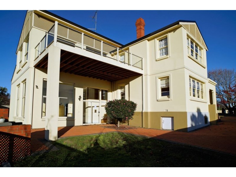 27 Hiller Street, Devonport TAS 7310