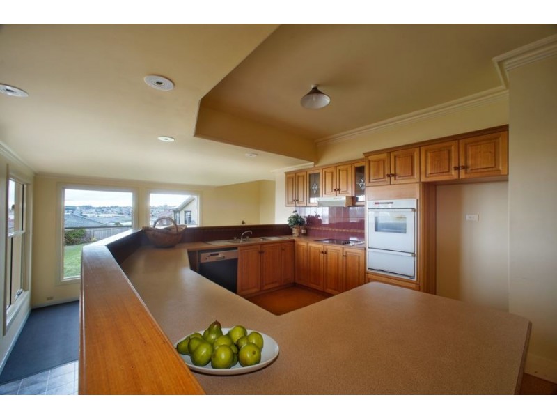 27 Hiller Street, Devonport TAS 7310