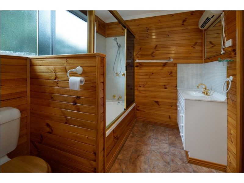 2 Winifred Avenue, Acacia Hills TAS 7306