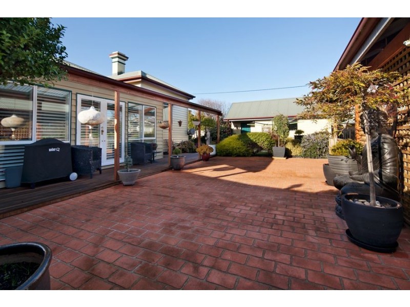 24 Hiller Street, Devonport TAS 7310