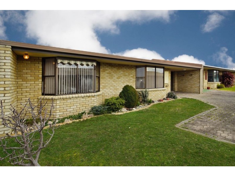 3/2-3 The Lee, Devonport TAS 7310