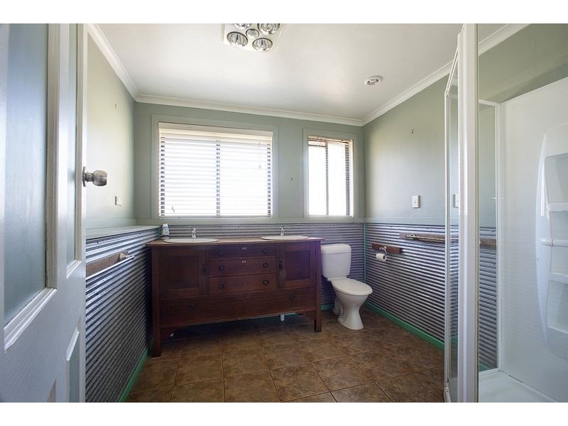 81 Lawrence Drive, Devonport TAS 7310