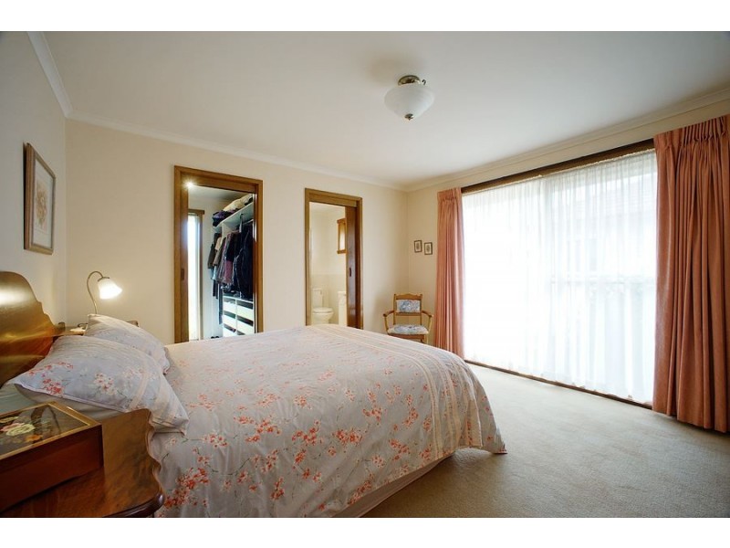 51 Lyons Avenue, Miandetta TAS 7310