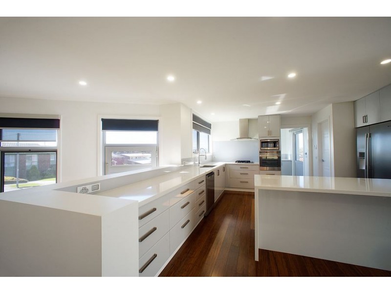 4 Cromwell Crescent, Devonport TAS 7310