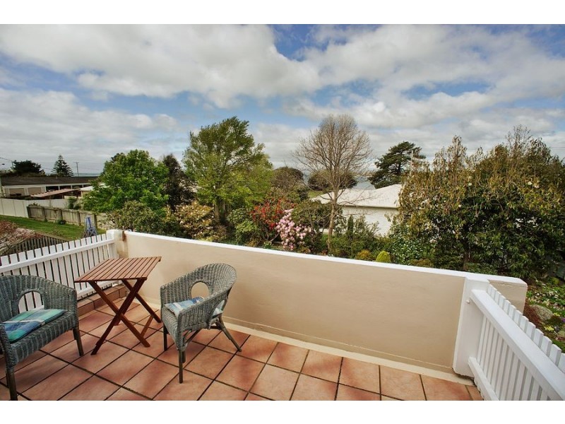 2 James Street, Devonport TAS 7310