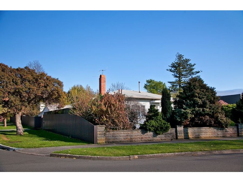 39 Victoria Parade, Devonport TAS 7310