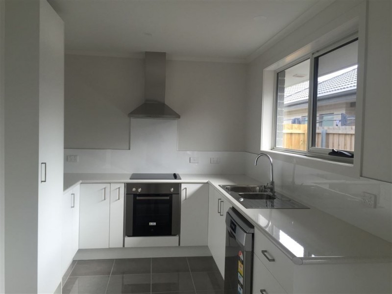 2/14 Gatenby Drive, Devonport TAS 7310