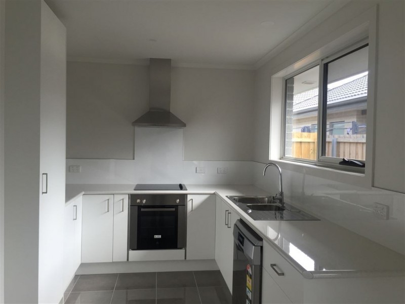 2/14 Gatenby Drive, Devonport TAS 7310