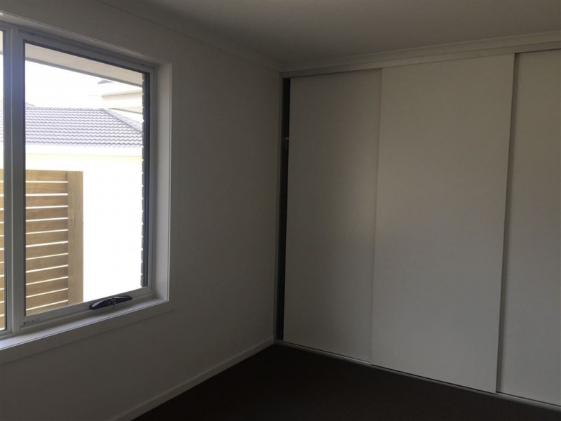 2/14 Gatenby Drive, Devonport TAS 7310