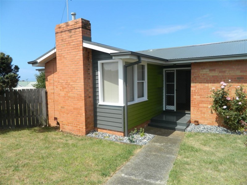 90 George Street, Devonport TAS 7310