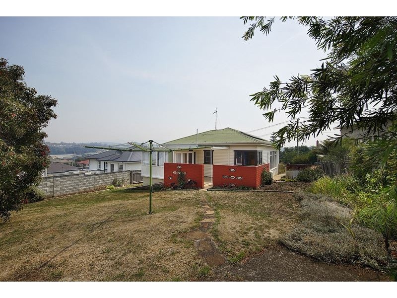 55 Hiller Street, Devonport TAS 7310