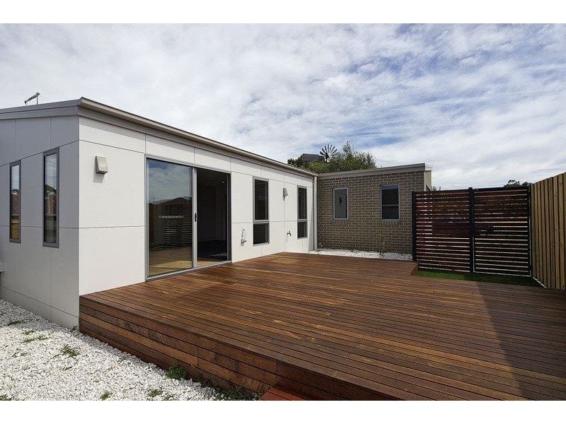 2/12 Lower Madden Street, Devonport TAS 7310