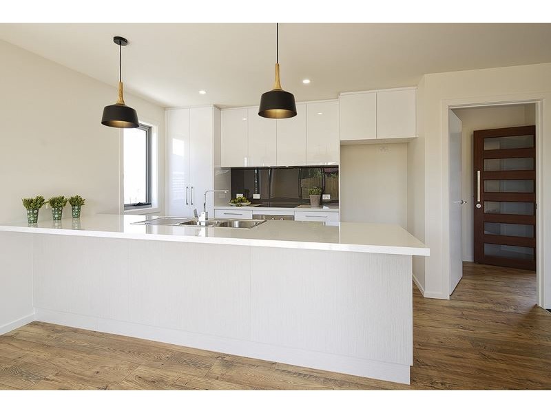 2/12 Lower Madden Street, Devonport TAS 7310