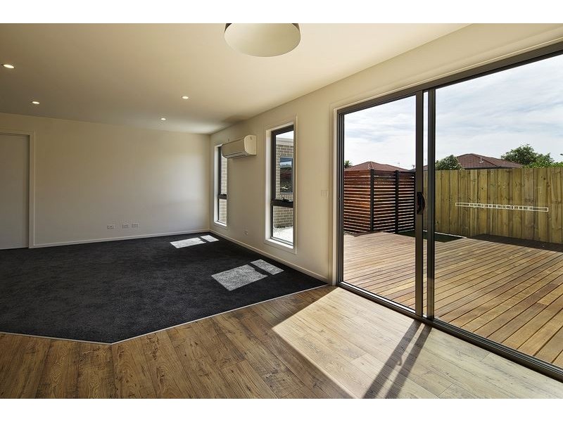 2/12 Lower Madden Street, Devonport TAS 7310