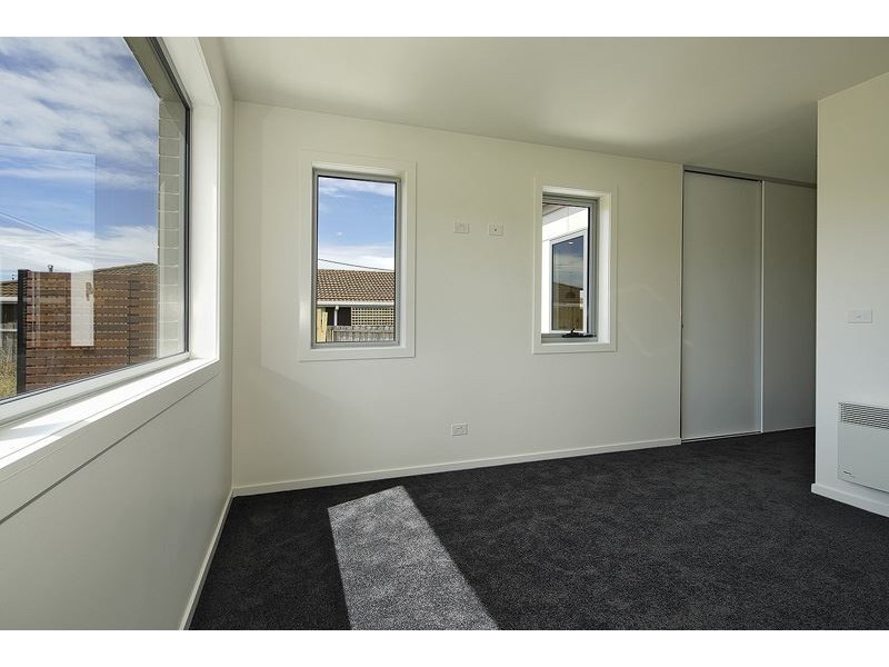 2/12 Lower Madden Street, Devonport TAS 7310