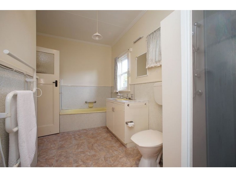 39 Victoria Parade, Devonport TAS 7310