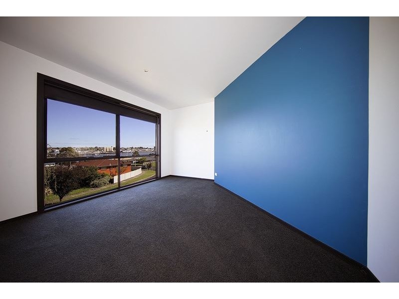 8 Riverview Avenue, East Devonport TAS 7310