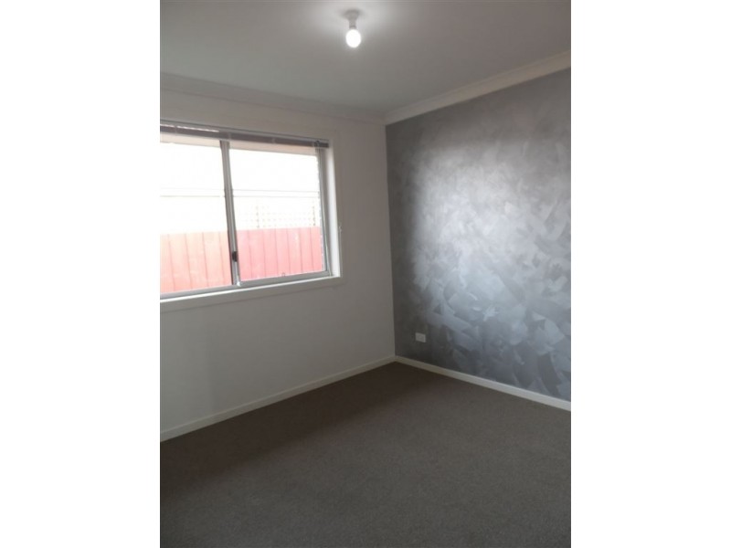 2/1 Washington Drive, Stony Rise TAS 7310