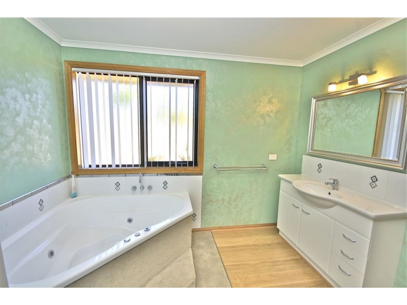 11 Gatenby Drive, Miandetta TAS 7310