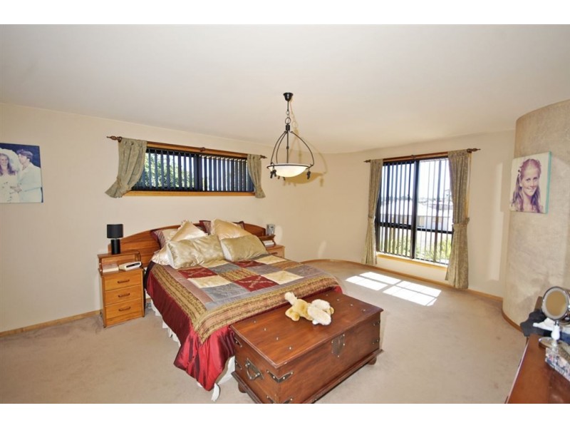 11 Gatenby Drive, Miandetta TAS 7310