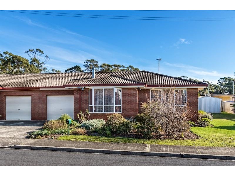 2/74 Valley Road, Devonport TAS 7310
