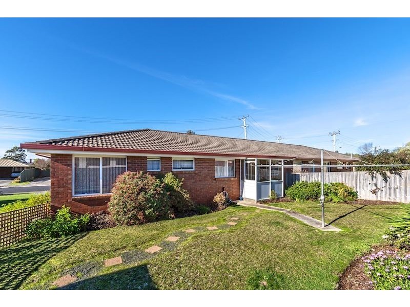 2/74 Valley Road, Devonport TAS 7310