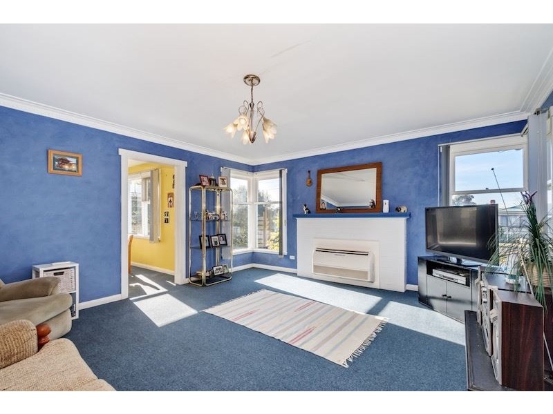 16 Churchill Avenue, Devonport TAS 7310