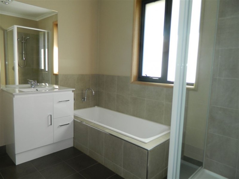 2/12 Mackenzie Crs, Latrobe TAS 7307