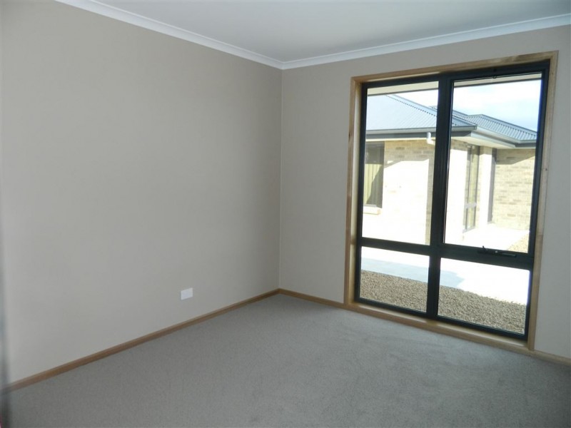 2/12 Mackenzie Crs, Latrobe TAS 7307