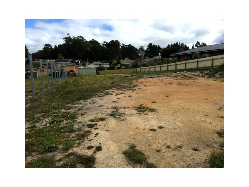 18 Berkshire Parade, Penguin TAS 7316