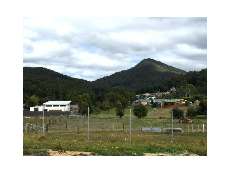 18 Berkshire Parade, Penguin TAS 7316