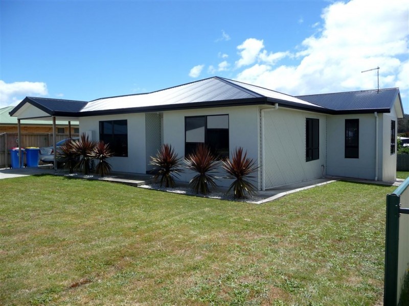 11 Earl Grove, Latrobe TAS 7307