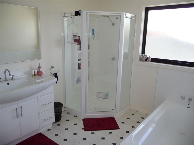 11 Earl Grove, Latrobe TAS 7307